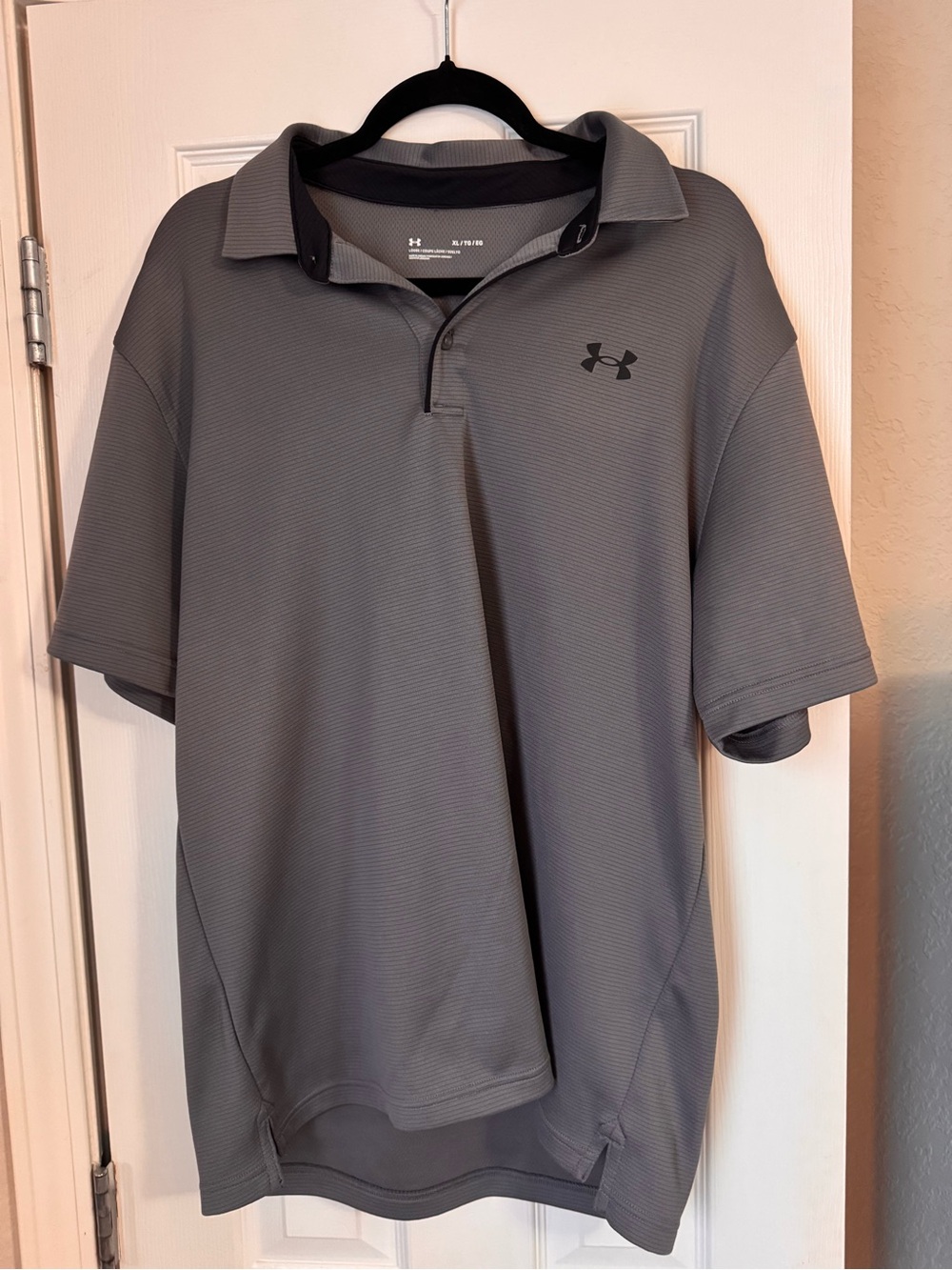Under Armour Men’s Gray soft performance knit Polo Shirt